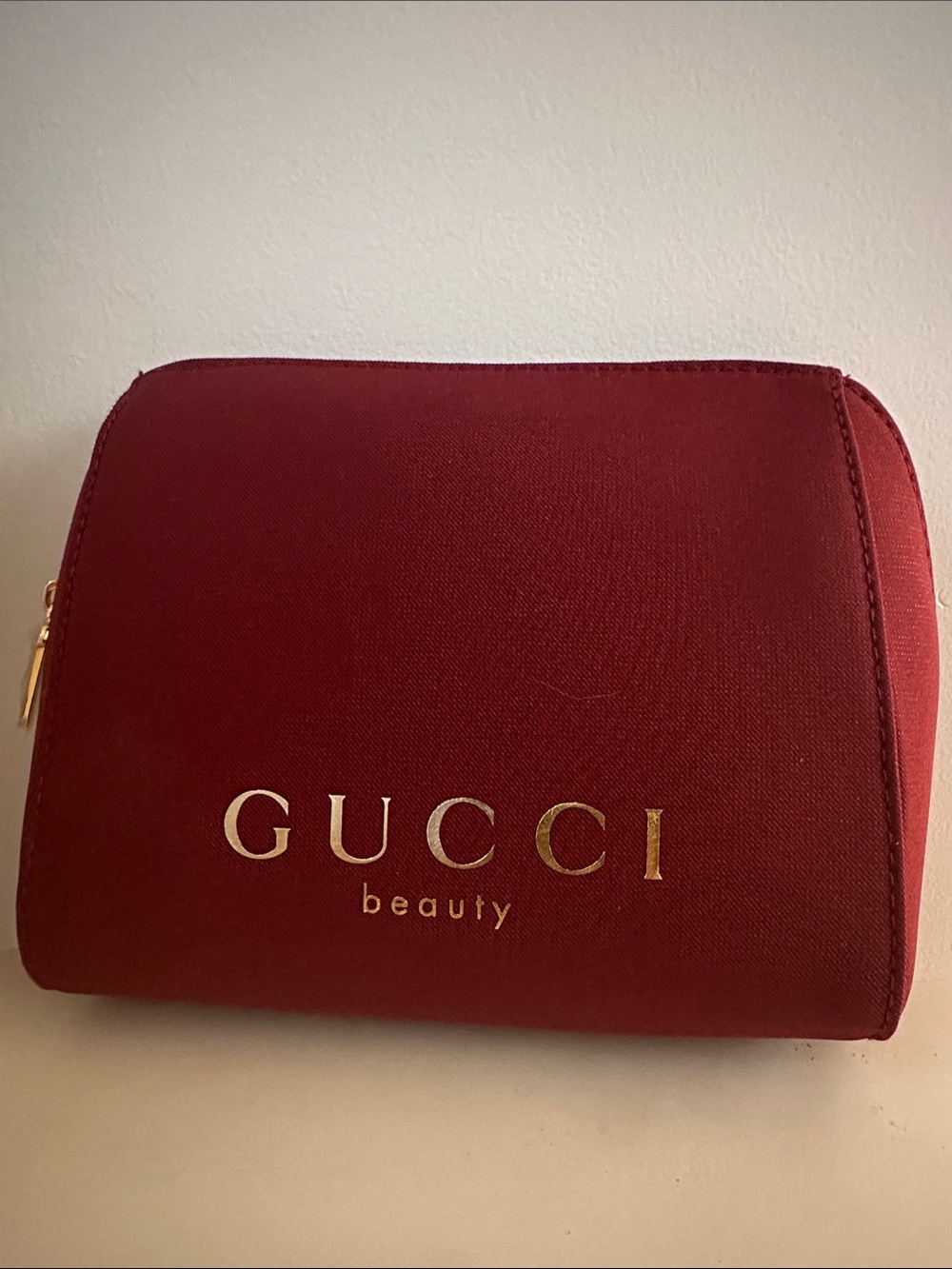 Gucci Beauty Burgundy Cosmetic Makeup Travel Zip Pouch Gold Logo